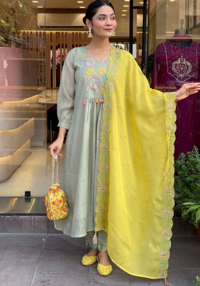 Aathado Noor-E-Mehfil Pastel Kurti With Embroidered Dupatta