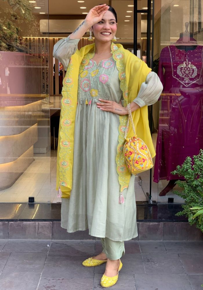 Aathado Noor-E-Mehfil Pastel Kurti With Embroidered Dupatta