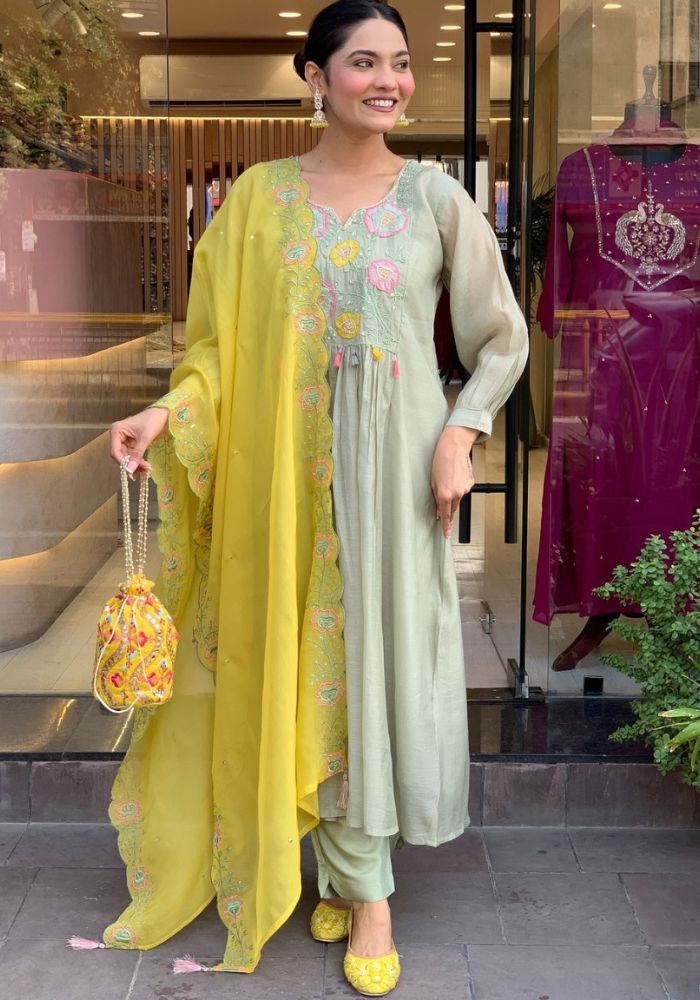 Aathado Noor-E-Mehfil Pastel Kurti With Embroidered Dupatta