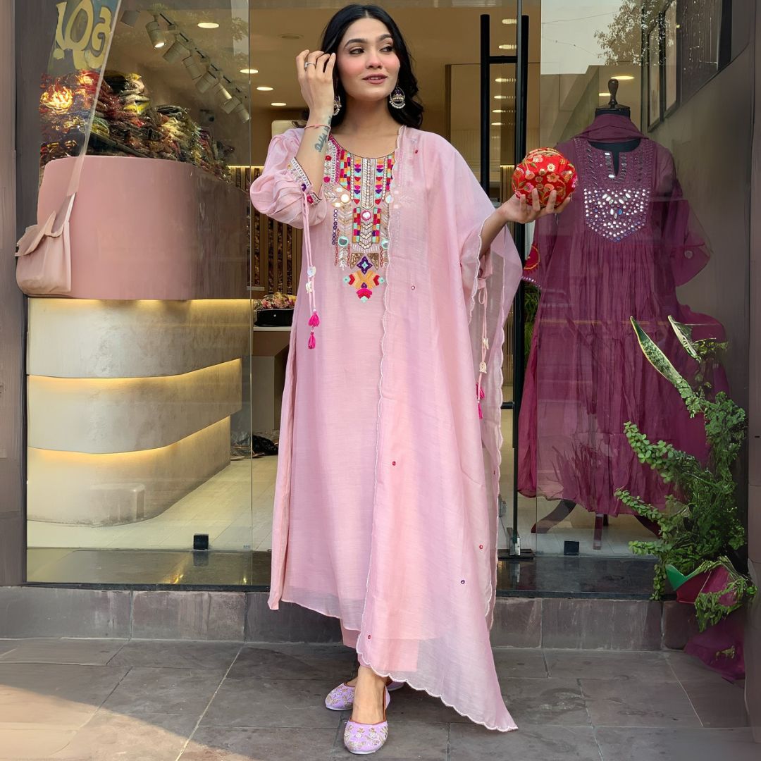 Graceful Pink Chanderi Silk Embroidered Suit Set with Organza Dupatta